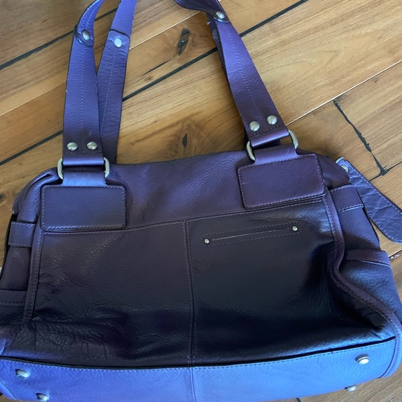 B Makowsky Handbag - Picture 2 of 5